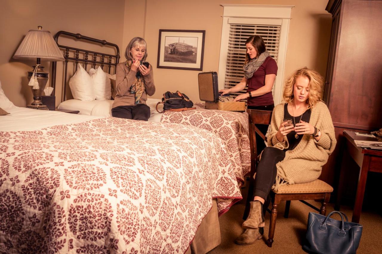 Three Forks The Sacajawea Hotel מראה חיצוני תמונה
